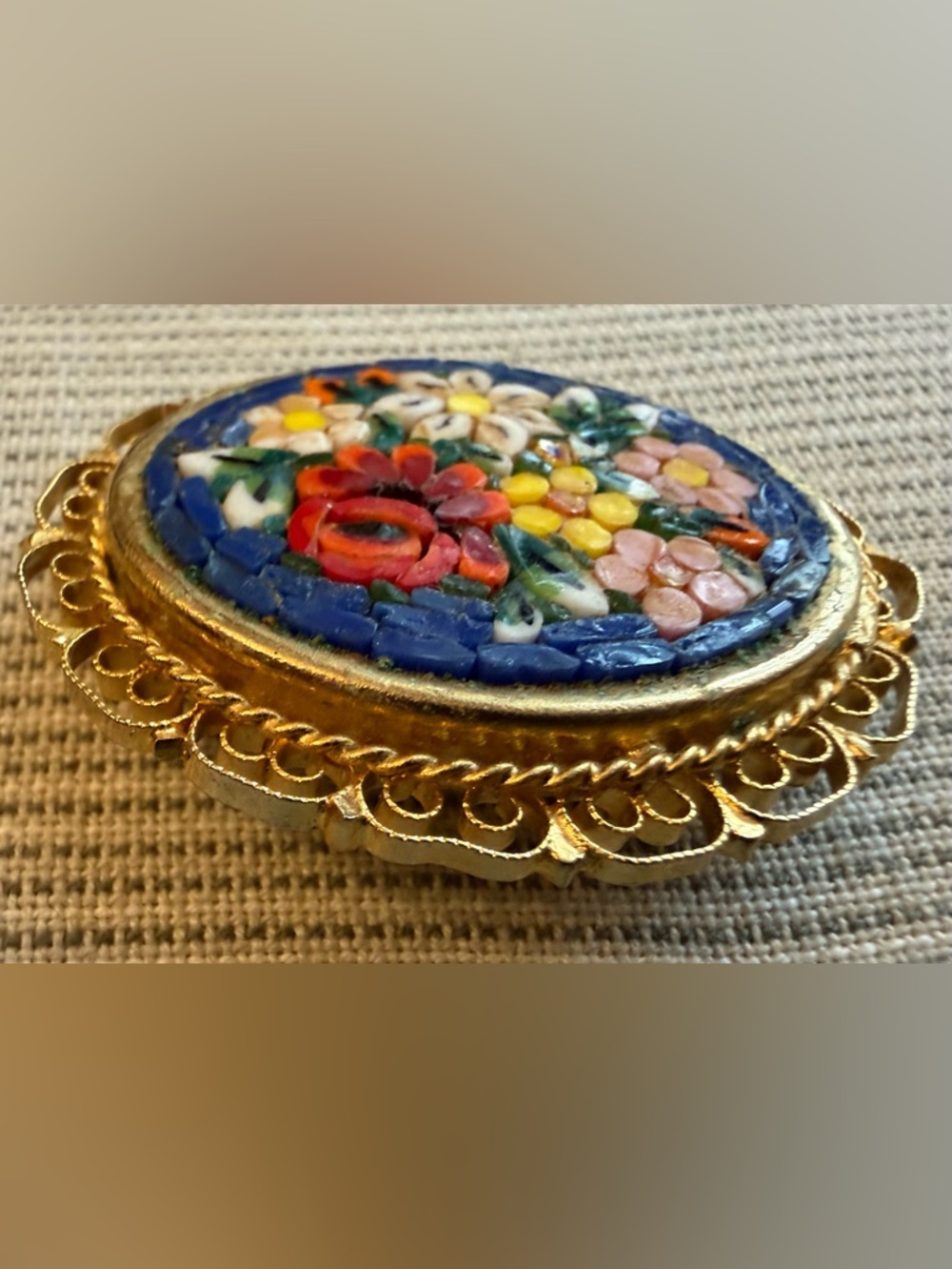 Vintage Blue Floral Micro-Mosaic Brooch - with filigree edging - Picture 6 of 6
